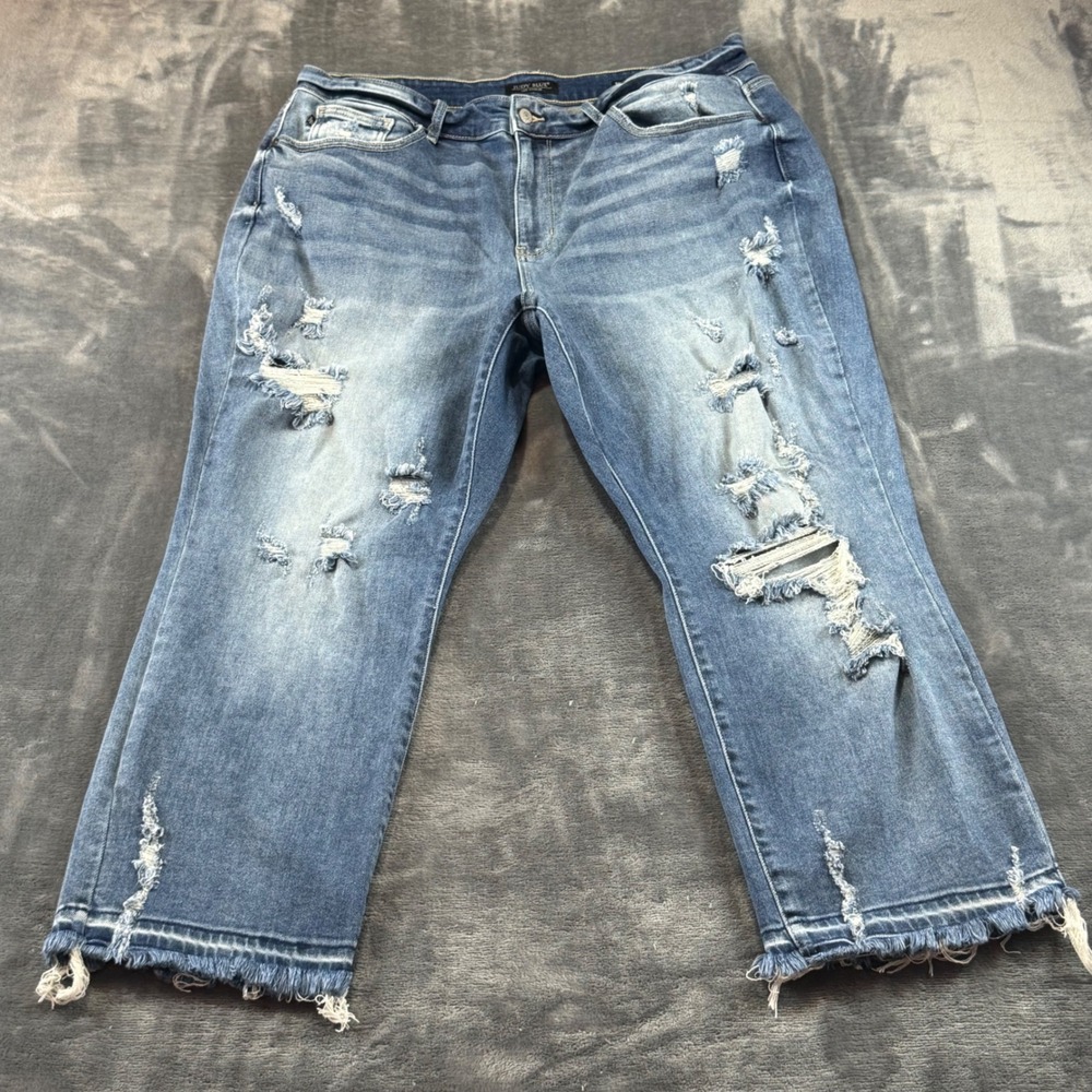 Judy Blue Straight Fit Distressed Raw Hem Jeans Blue JB82436MD-PL 20W